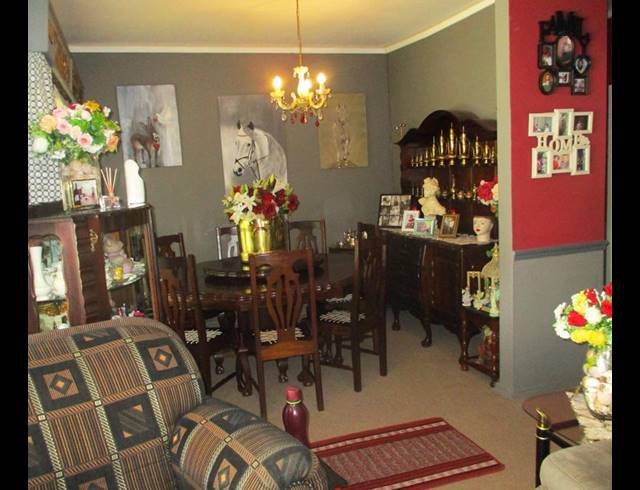 4 BEDROOM HOUSE FOR SALE IN HOSPITAALPARK